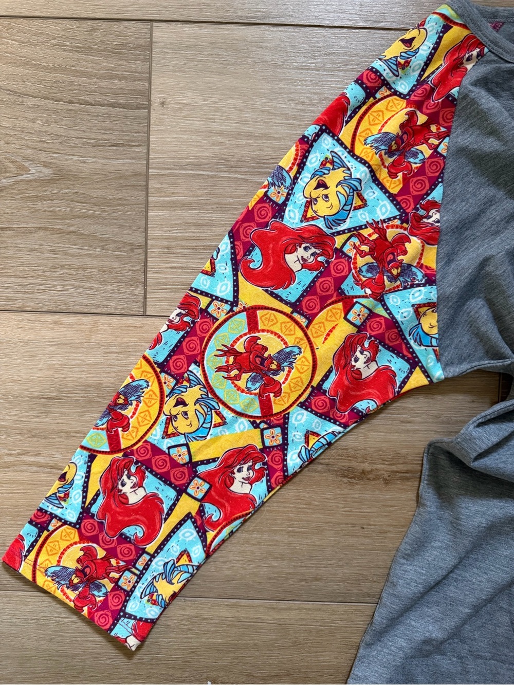 LULAROE Disney Collection Randy Raglan Tee NWT - Picture 4 of 7
